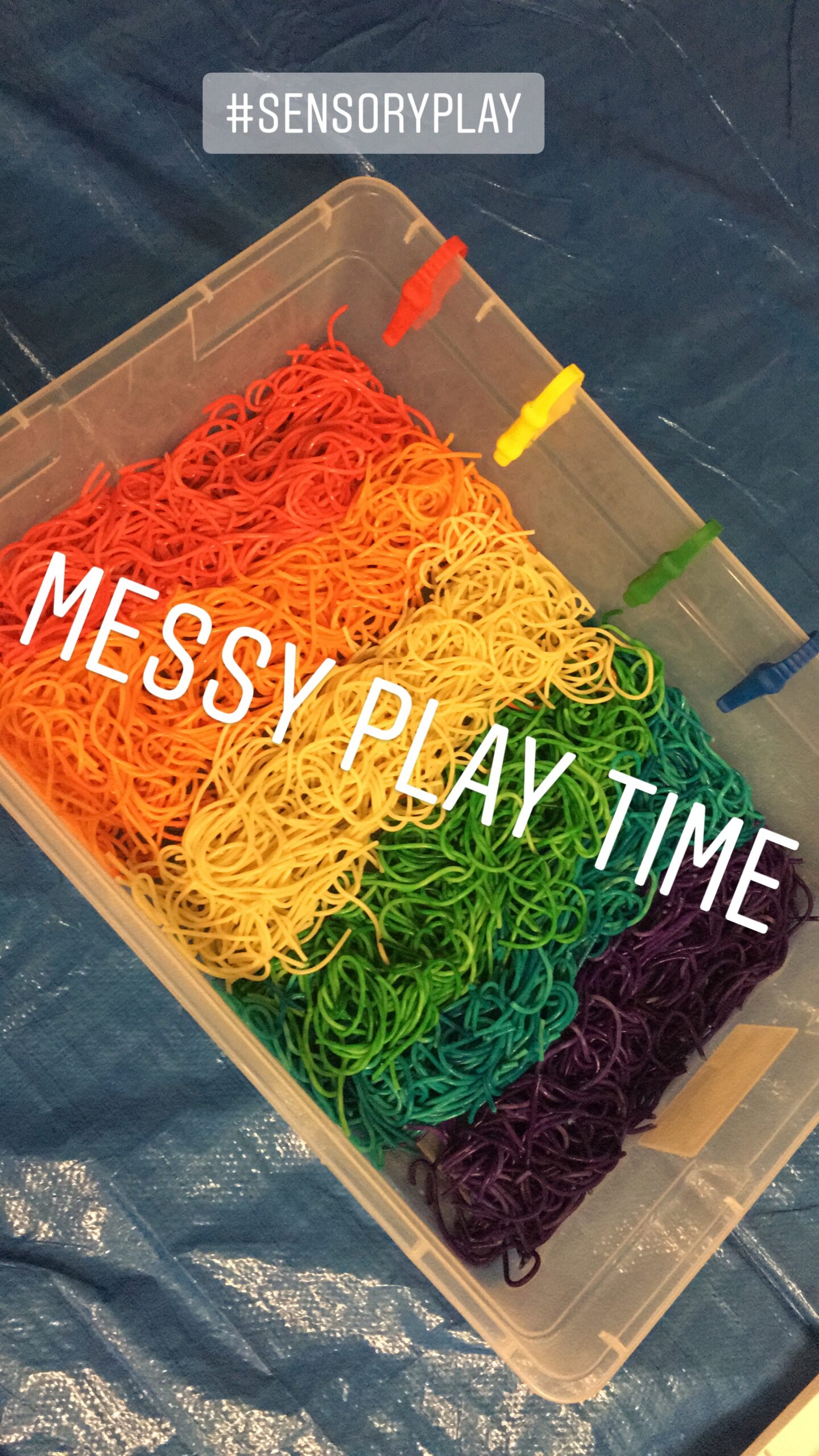 This simple Rainbow sensory bin is great for color recognition, increasing fine motor skills, and provides great texture.Rainbow Pasta sensory bins - sensory play is so theraputic for children, great way to increase fine motor skills and provides a safe environment for exploring.