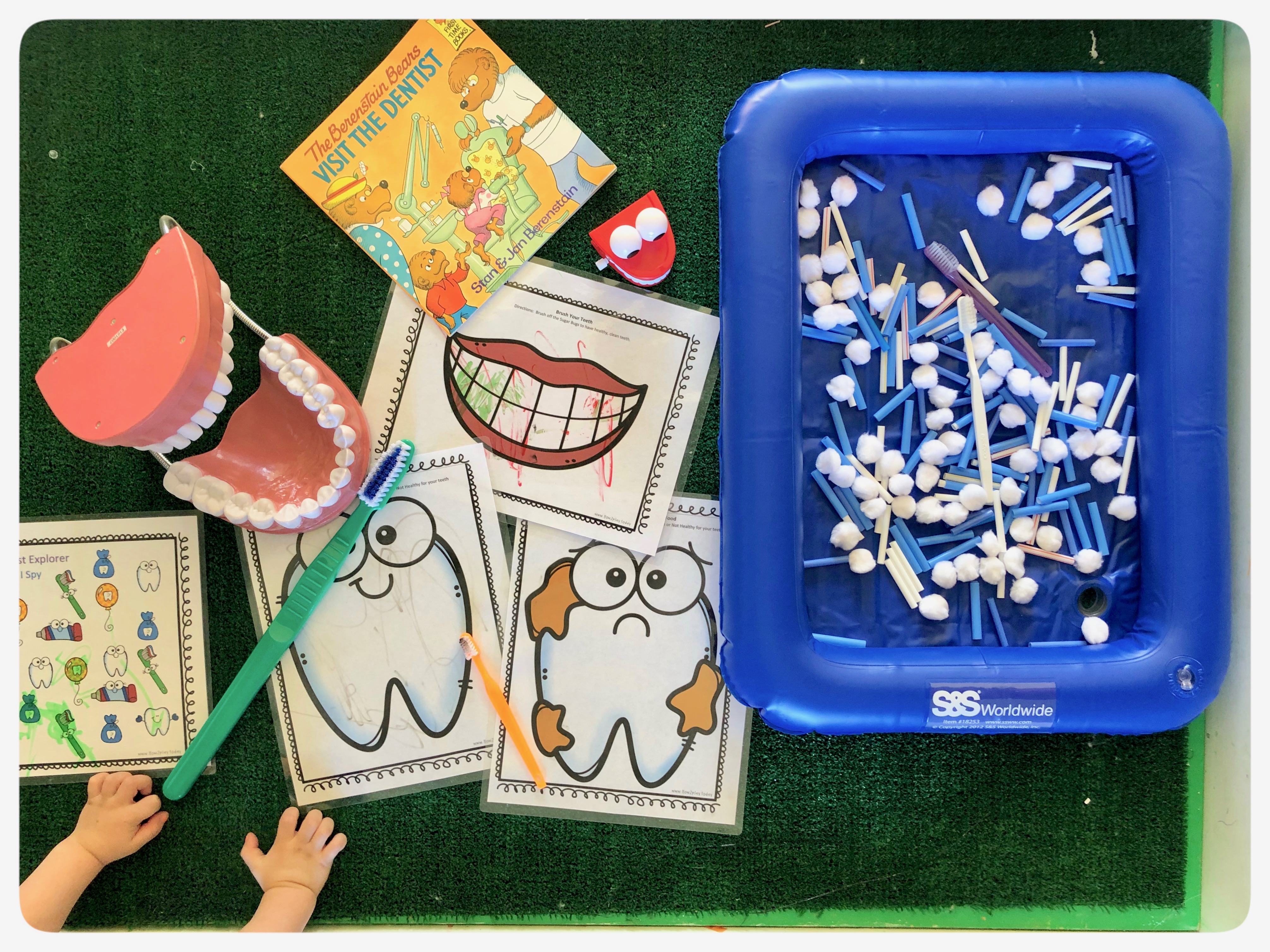 🦷 Dental Health Month 🦷Classroom is a great place to teach kids about dental hygiene.  This sensory bin was a huge hit!  We filled it with cut up straws, cotton balls, and toothbrushes!Sensory play give children a safe environment to learn and explore the world around them.