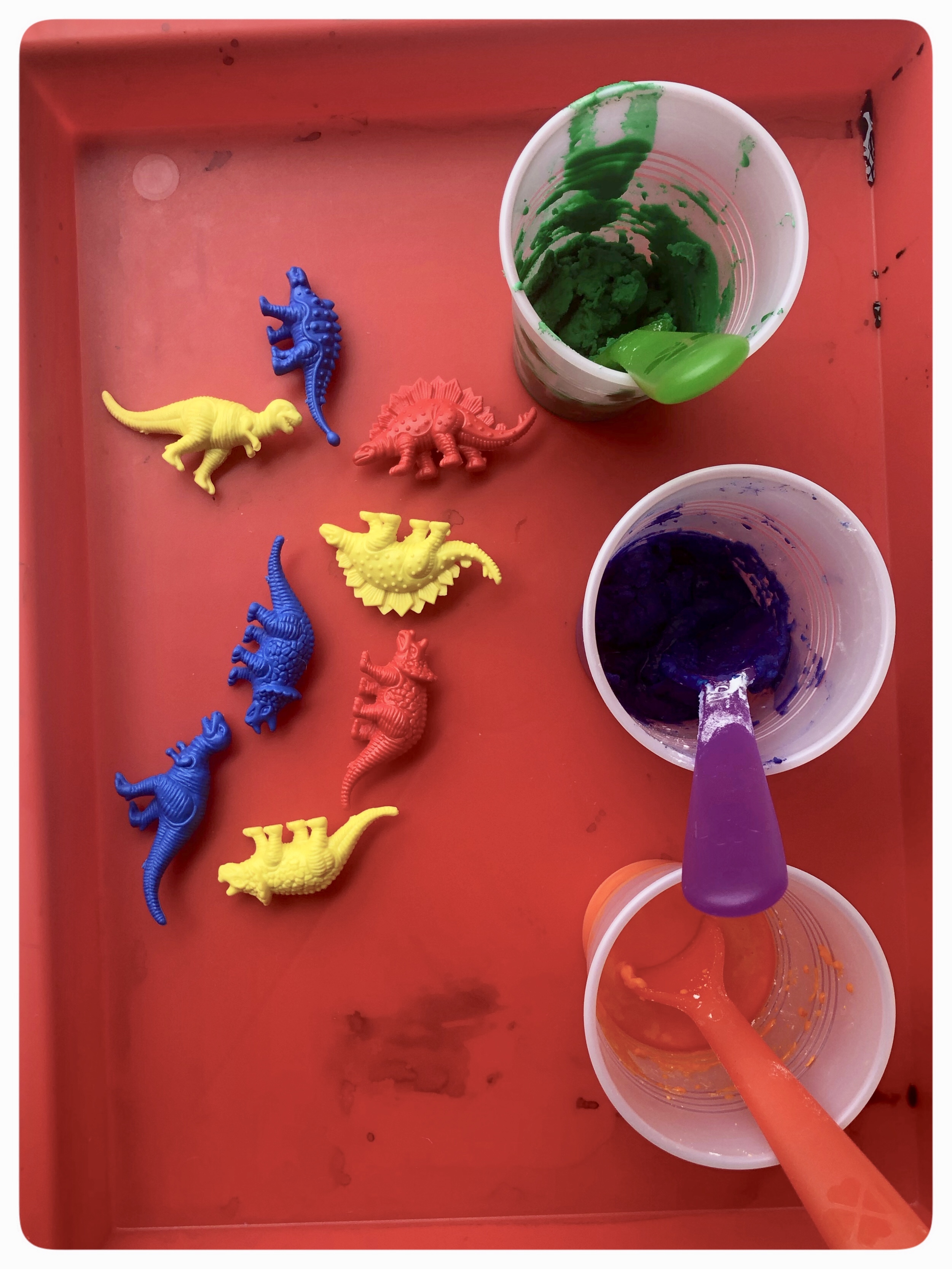 This is a fun hands-on activity that teaches kids about the chemical reaction between baking soda and vinegar while also incorporating Dinosaurs.
