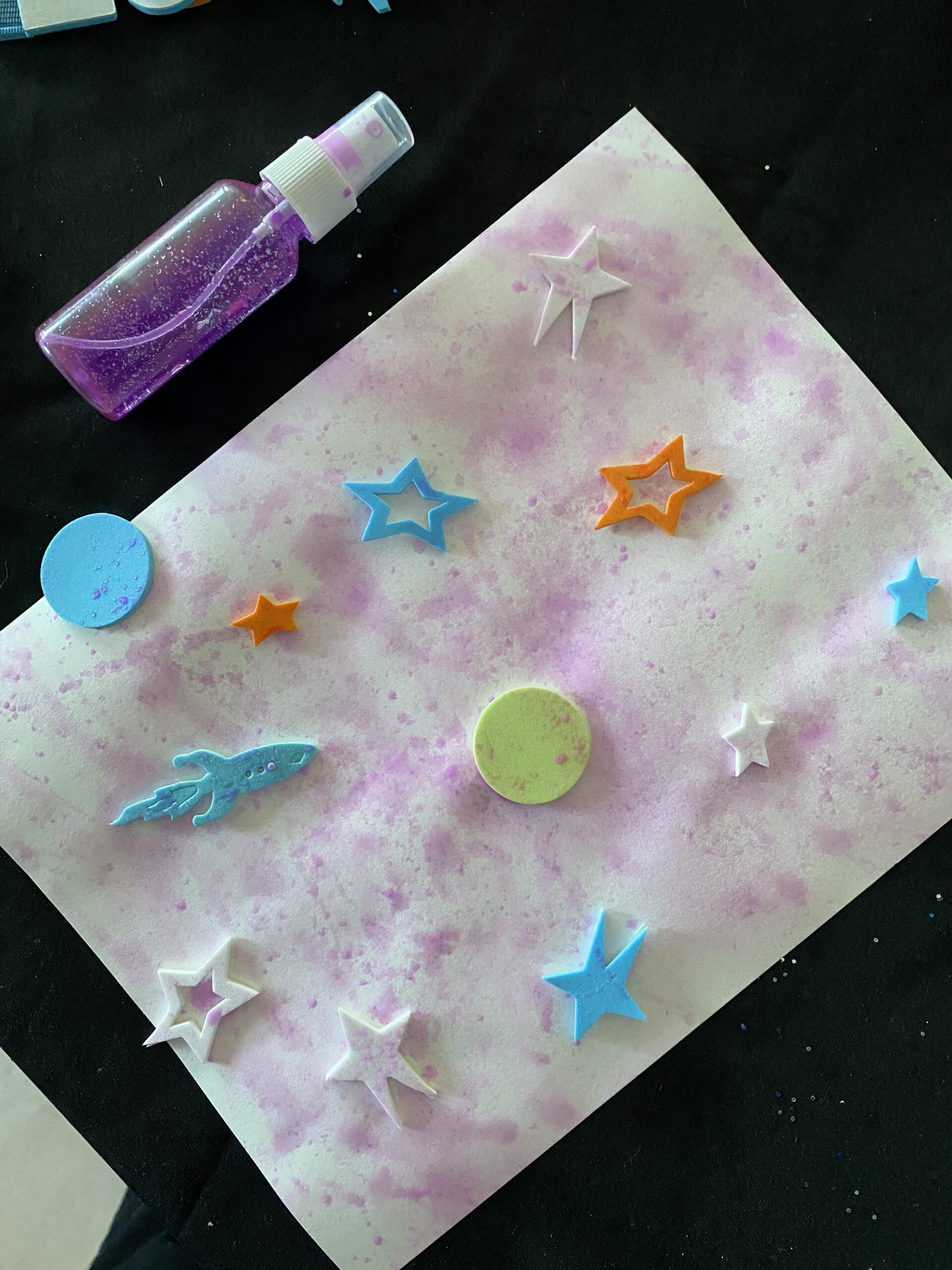 Splatter Painting: Here is a fun art lesson to include in your Outer Space Unit. Let's learn about our Galaxy while incorporating Splatter Painting and Graffiti Art.