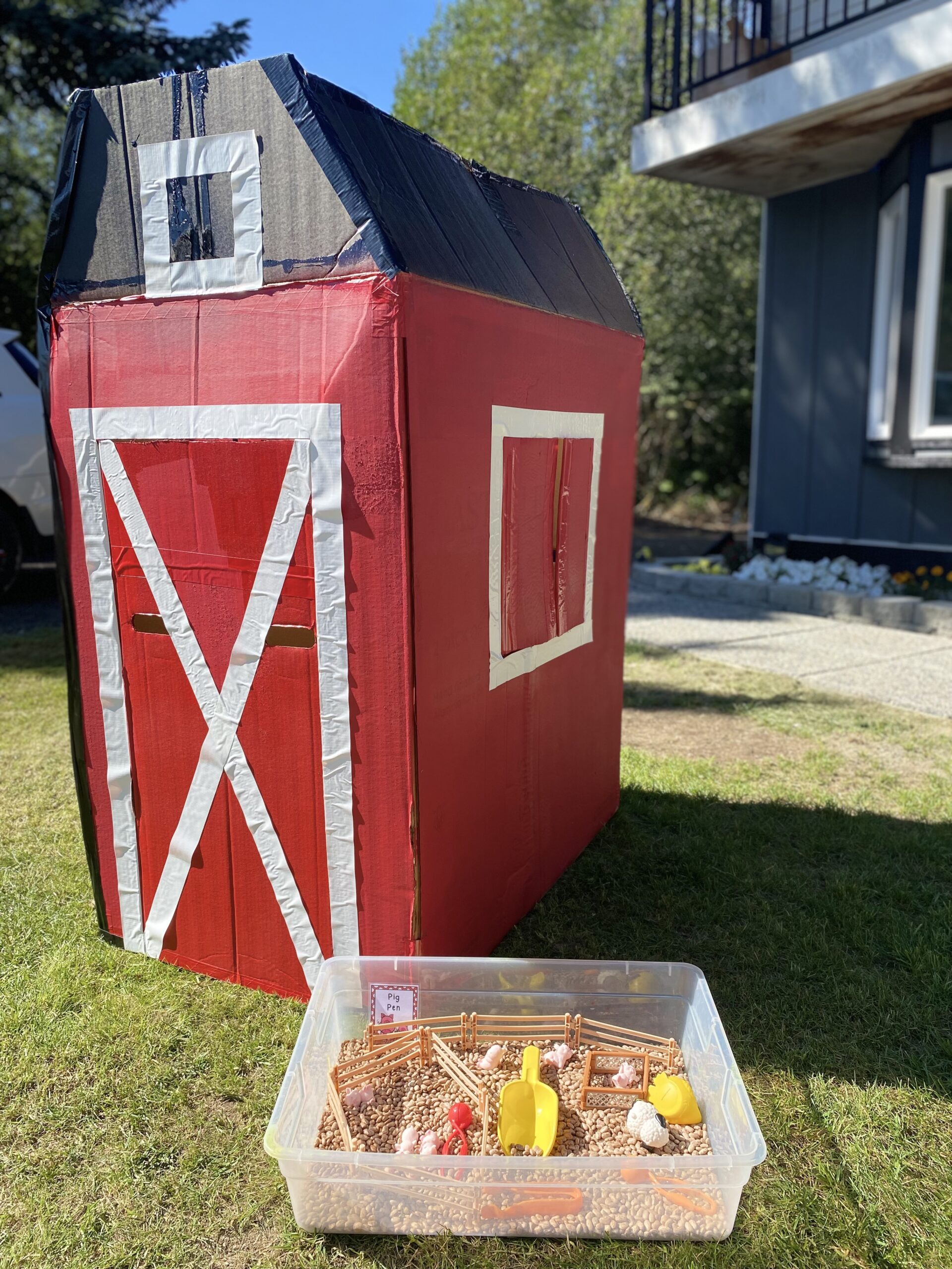 diy cardboard barn